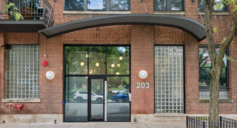West Loop apartment for rent