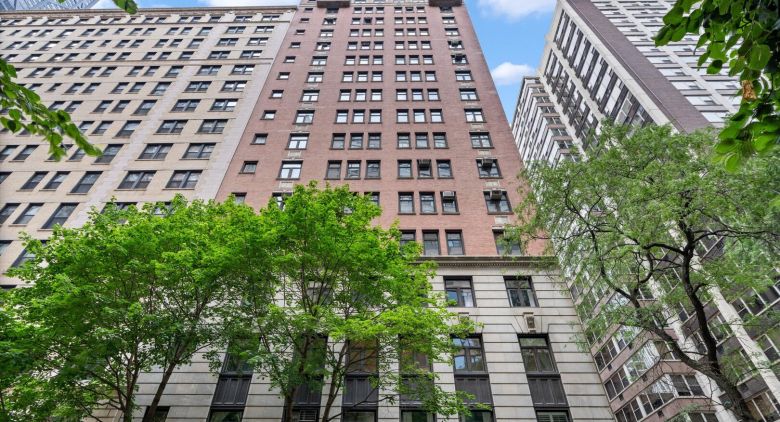 222 E Chestnut St. #6B