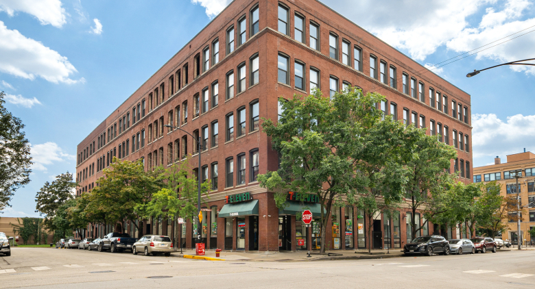 400 S Green St. #212