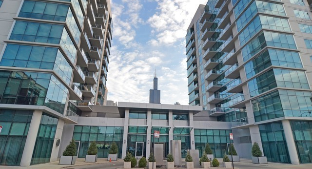 West Loop apartment for rent