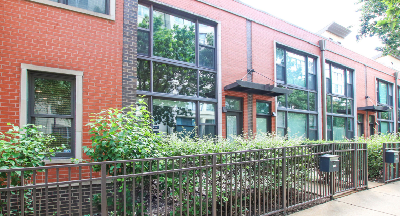 945 N Kingsbury St. #119