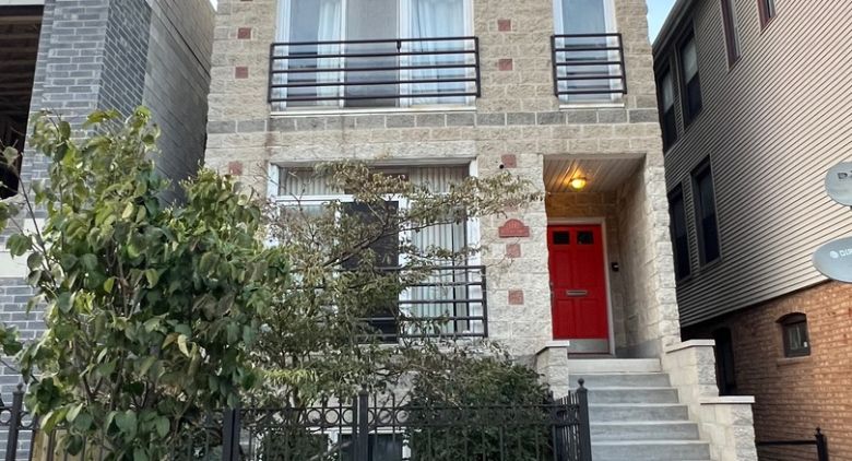 1112 W Fry St.