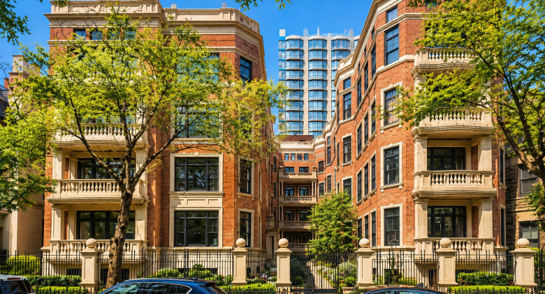 1447 N Dearborn St. #1N