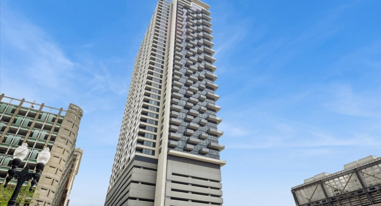 Loop apartment for rent