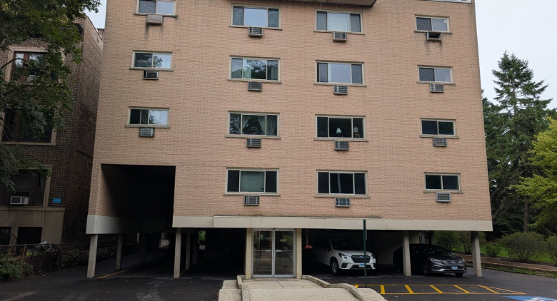 4939 S Dorchester Ave. #2A
