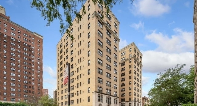 1755 E 55th St. #303