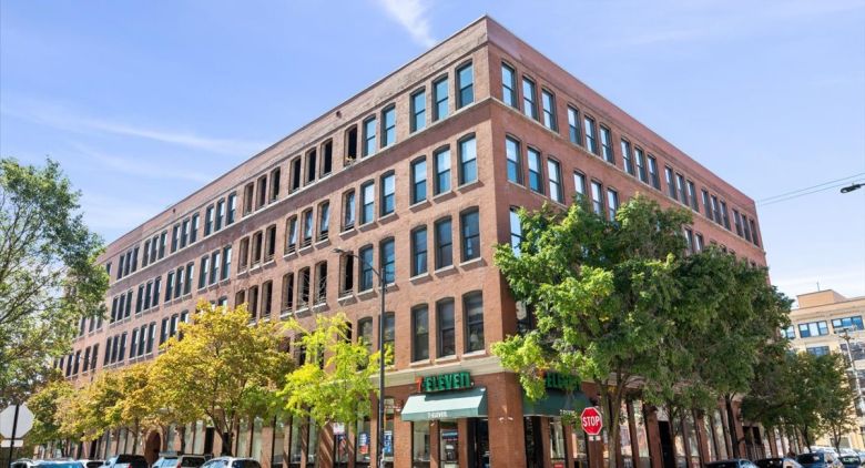 West Loop apartment for rent