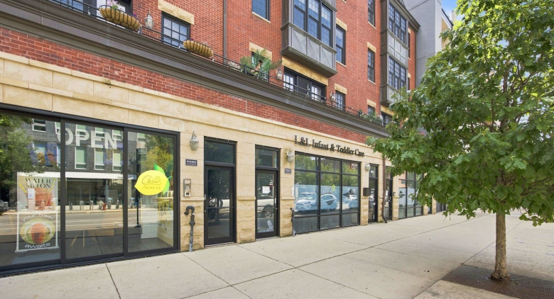 2033 W Division St.