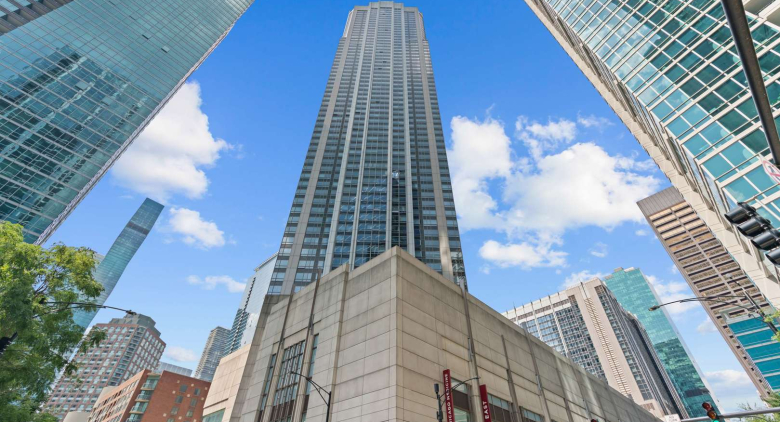 512 N McClurg Ct. #607