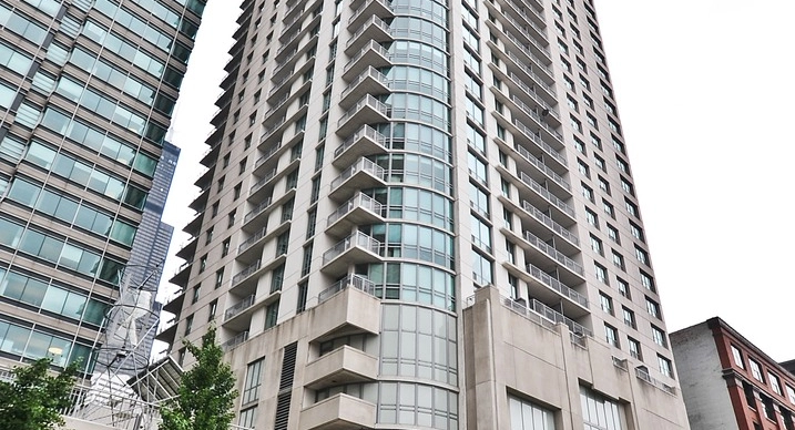 Unit #1905 at 125 S Jefferson St.