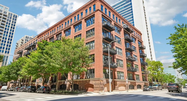 520 W Huron St. #414