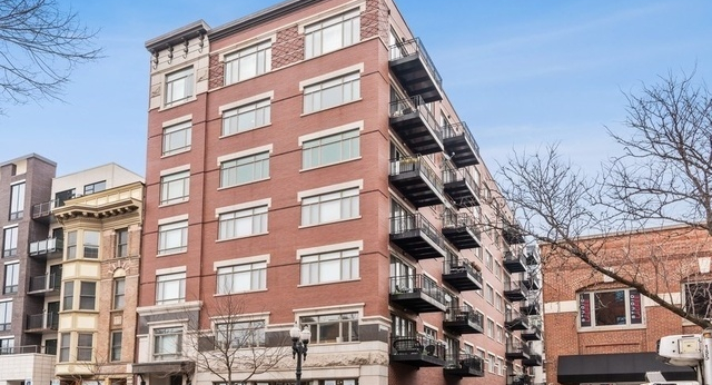 1429 N Wells St. #205