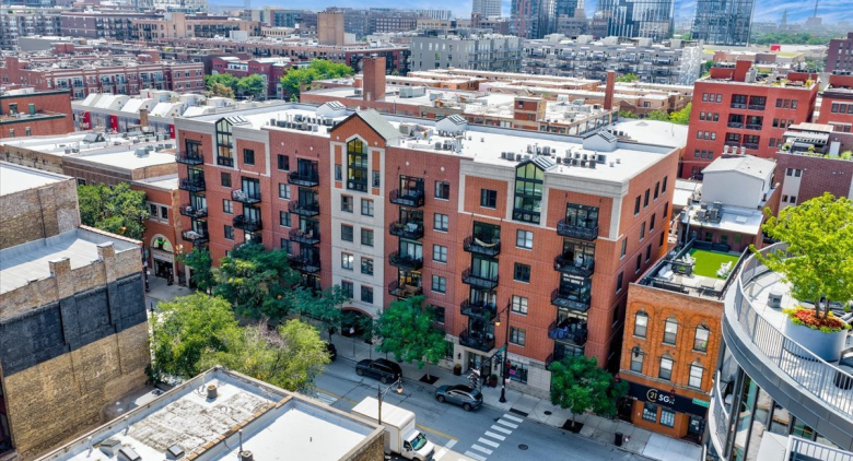 West Loop apartment for rent