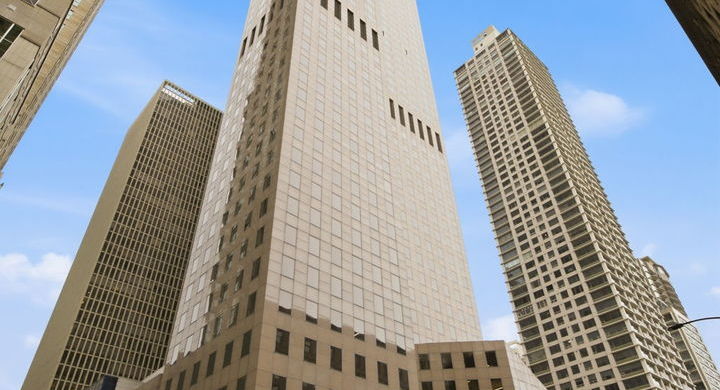 950 N Michigan Ave. #4704