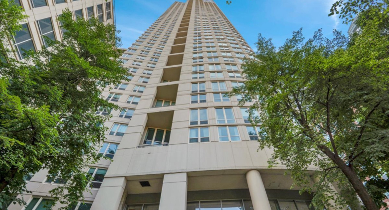 345 N La Salle Dr. #3604