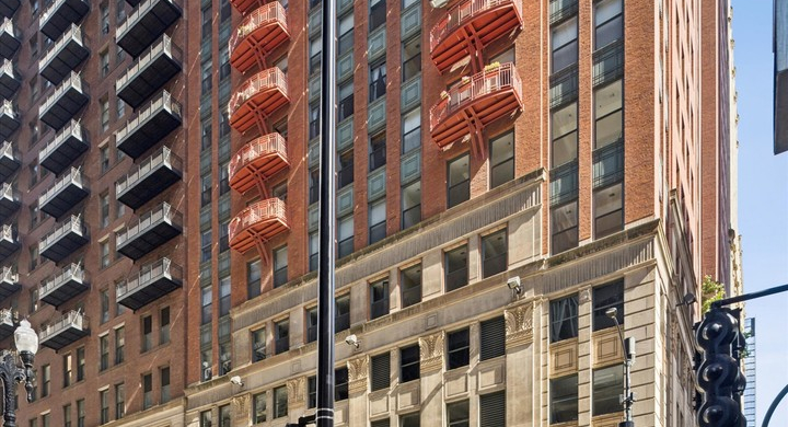 208 W Washington St. #1813