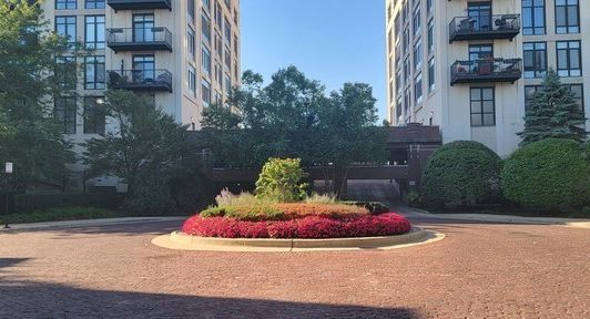 1525 S Sangamon St. #415