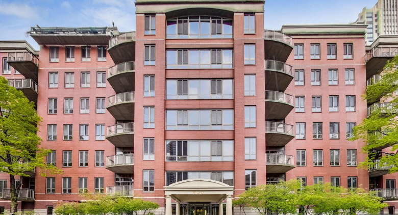 400 N Clinton St. #507