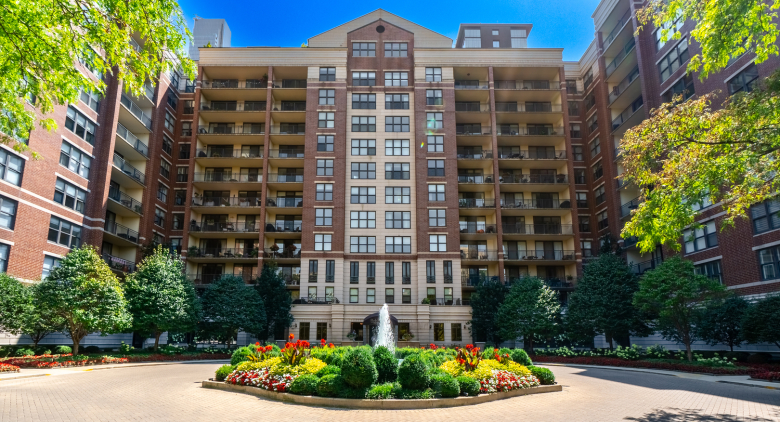 55 W Delaware Pl. #1120