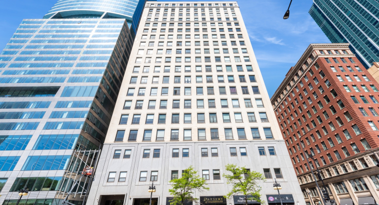 910 S Michigan Ave. #1306