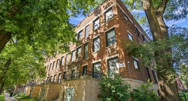 5402 S Woodlawn Ave.
