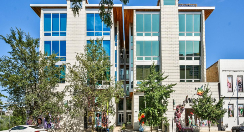 Near North apartment for rent