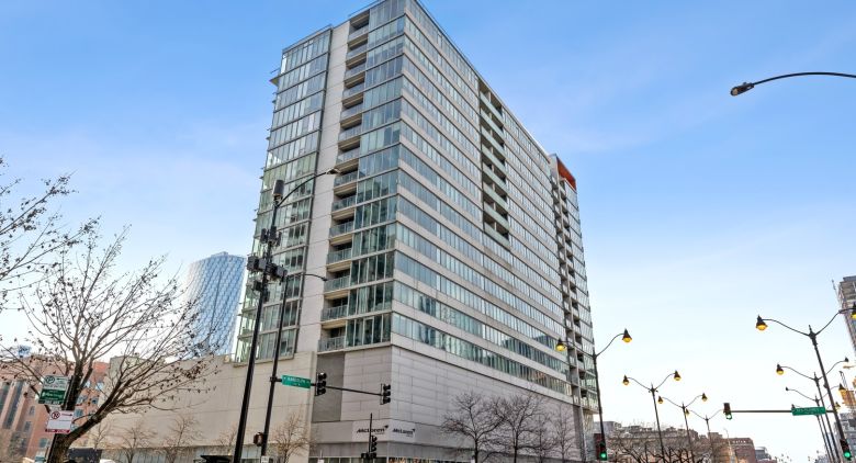 659 W Randolph St. #909