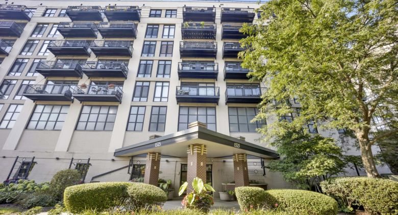 1525 S Sangamon St. #307