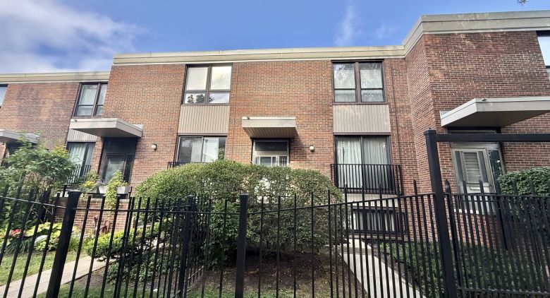 816 S Laflin St.