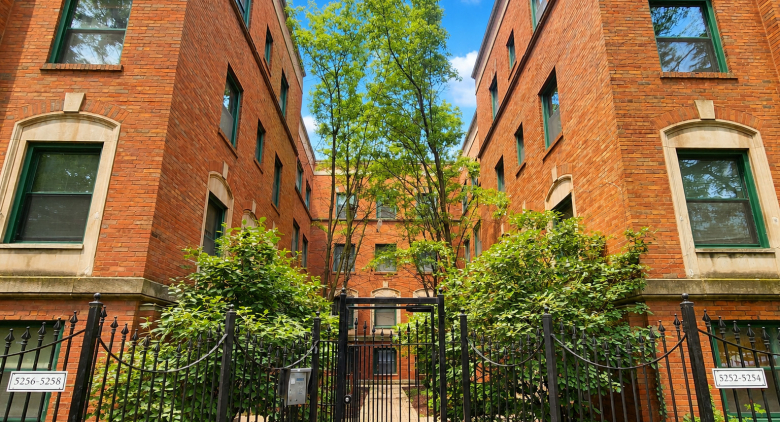 Hyde Park apartment for rent
