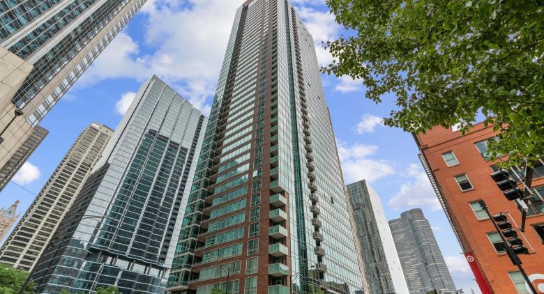 505 N McClurg Ct. #2906