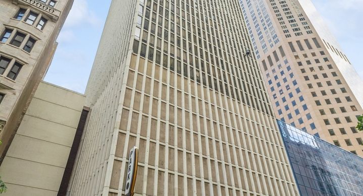100 E Walton St. #20B