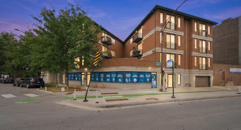 842 N Racine Ave.
