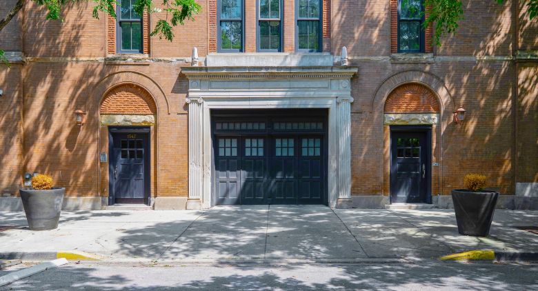 1547 N Leavitt St.