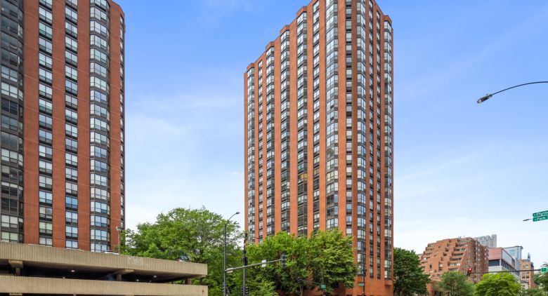 899 S Plymouth Ct. #2001