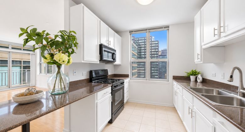 Unit #1904 at 125 S Jefferson St.