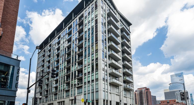 740 W Fulton St. #1212