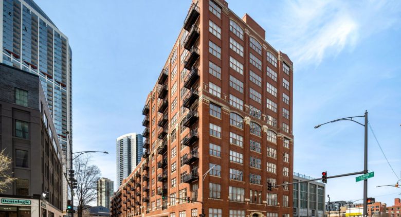 360 W Illinois St. #612
