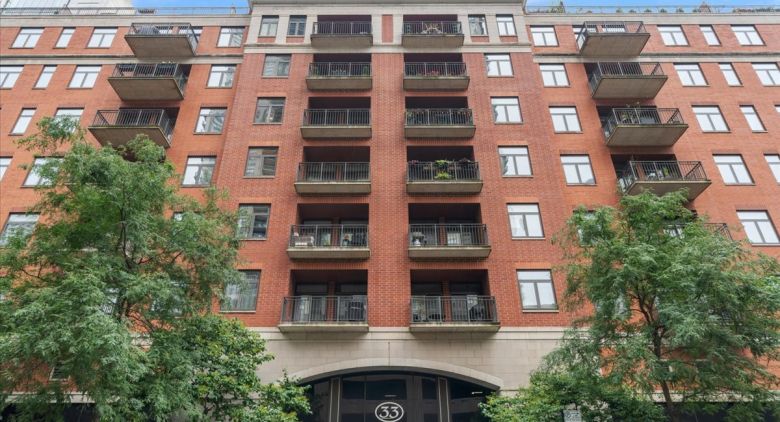 33 W Huron St. #402