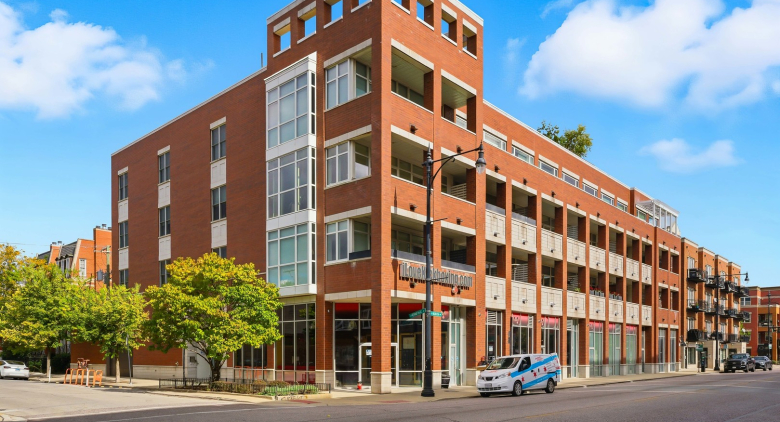 1611 N Hermitage Ave. #303