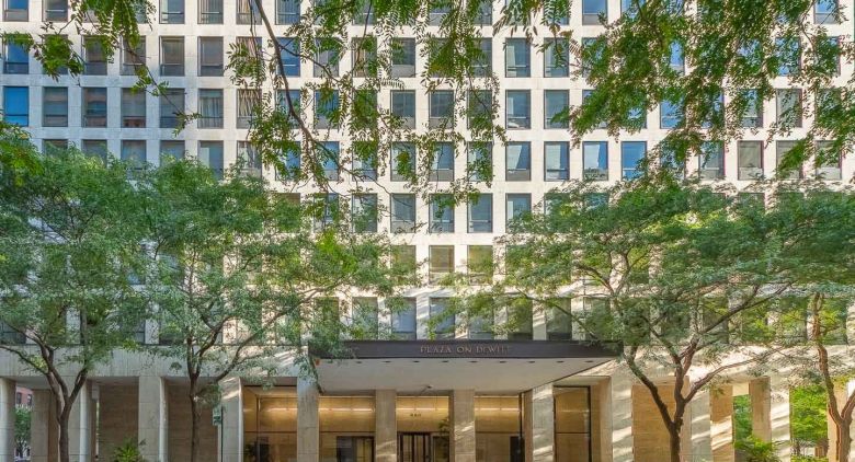 260 E Chestnut St. #3902