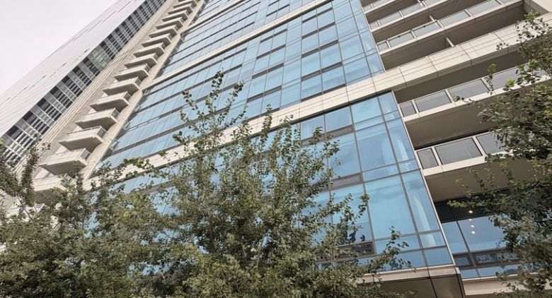 340 E Randolph St. #806