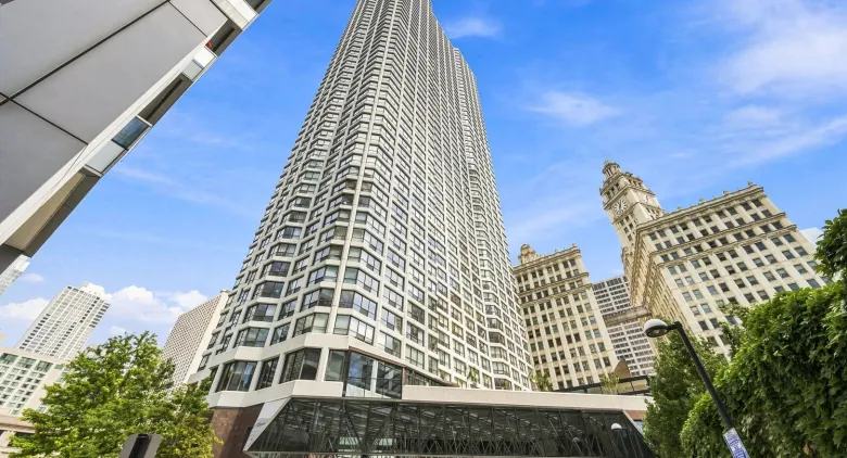 Unit #1015 at River Plaza