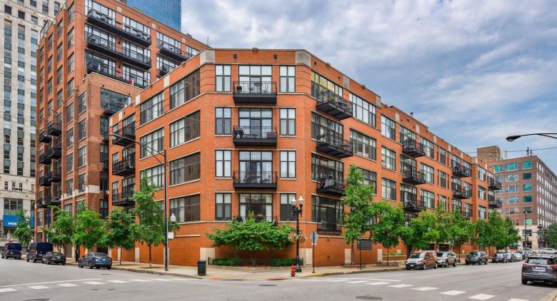 333 W Hubbard St. #701