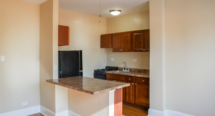 5326 S Cornell Ave. #210