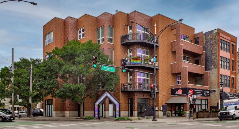 1395 N Milwaukee Ave.
