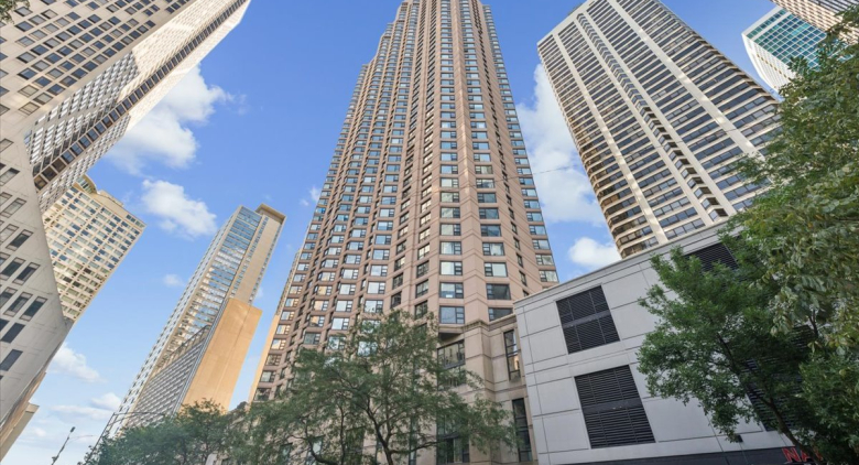 Streeterville apartment for rent