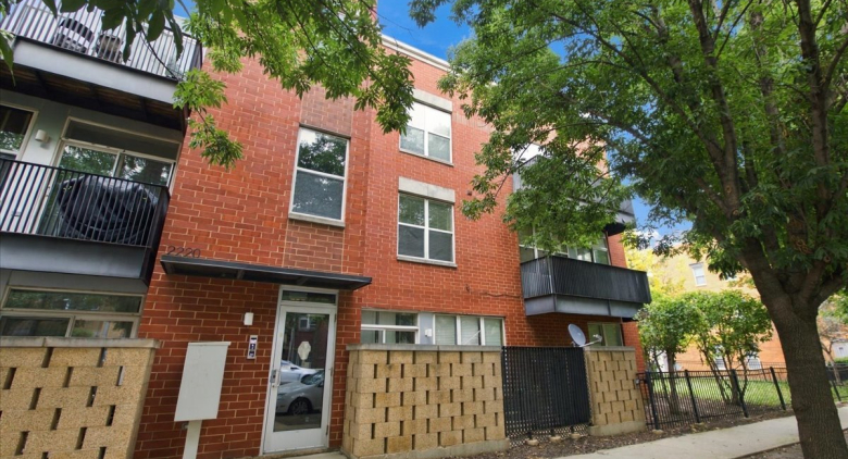 2220 W Maypole Ave.