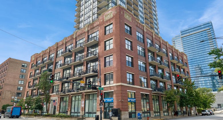 Unit #607 at 210 S Desplaines St.