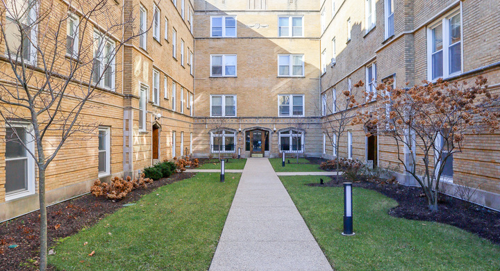 5750 S Stony Island Ave.